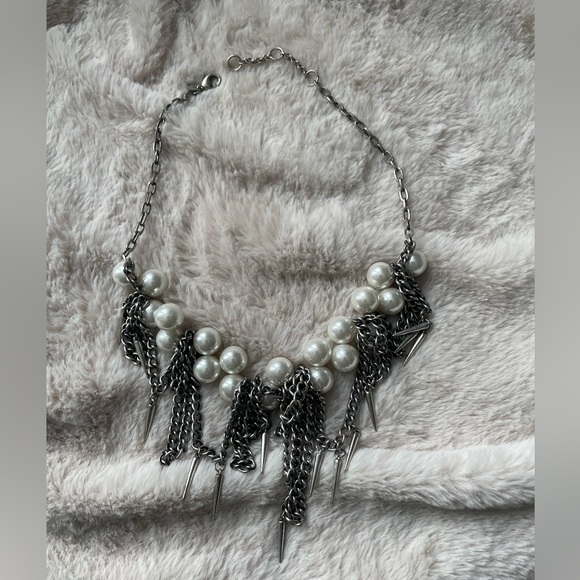 Pearl and Spike Chunky Necklace - Picture 2 of 4